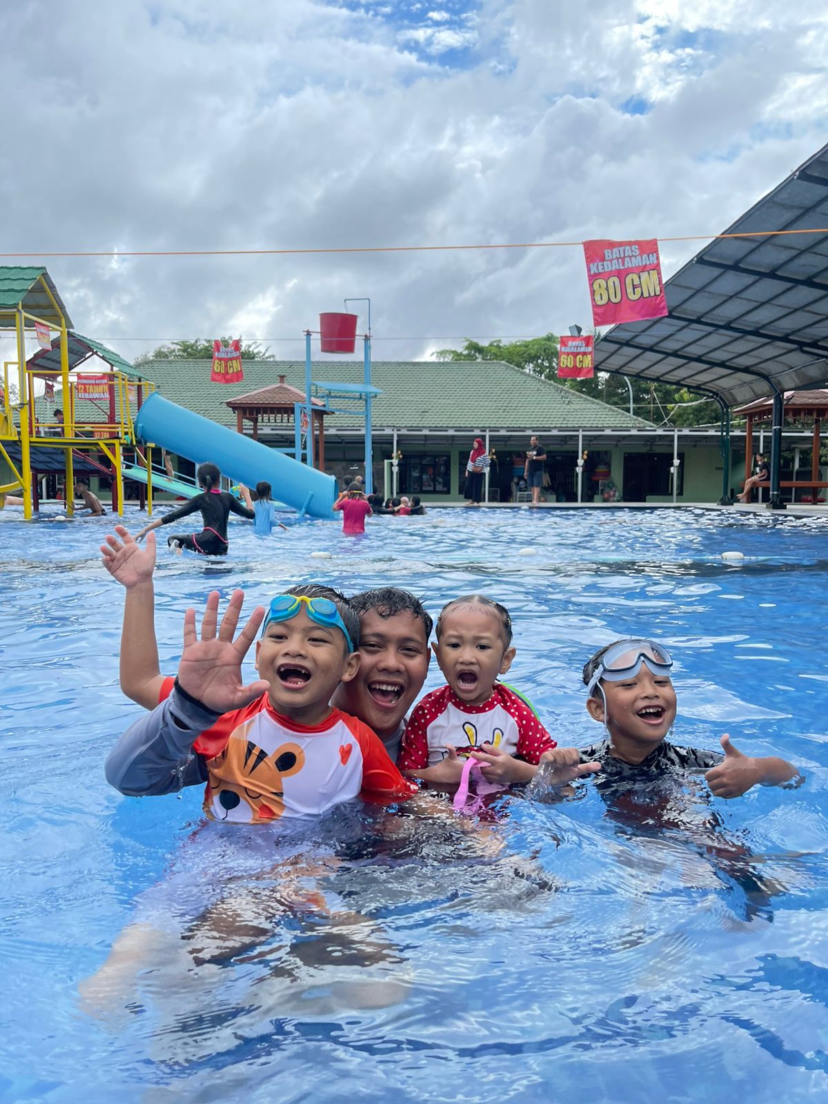 Foto Kolam Renang Kodam (Surabaya Selatan)